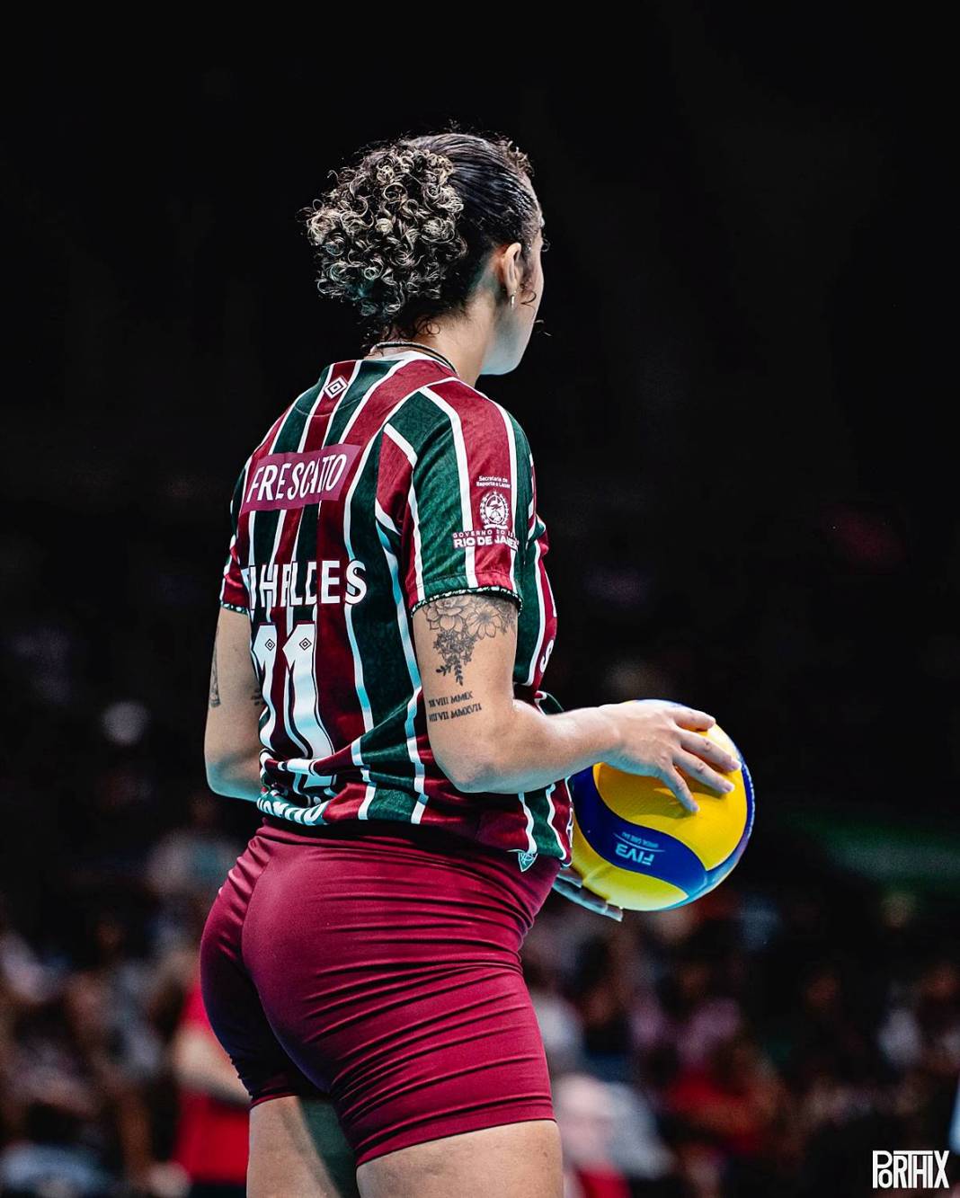 Ünlü voleybolcuyu görenler şaştı kaldı: 5 aylık hamileyken maça çıktı! 14